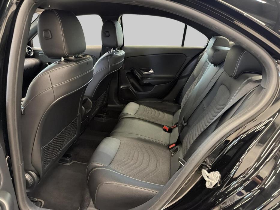 MERCEDES-BENZ A 2020