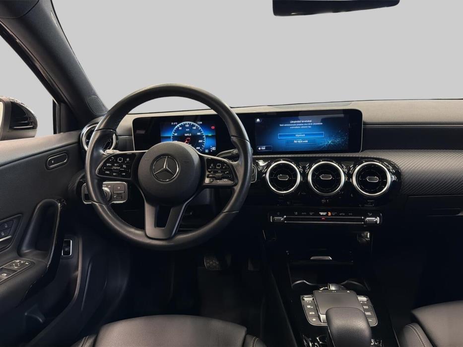 MERCEDES-BENZ A 2020
