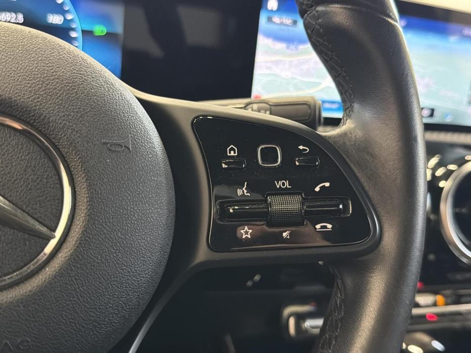 MERCEDES-BENZ A 2020