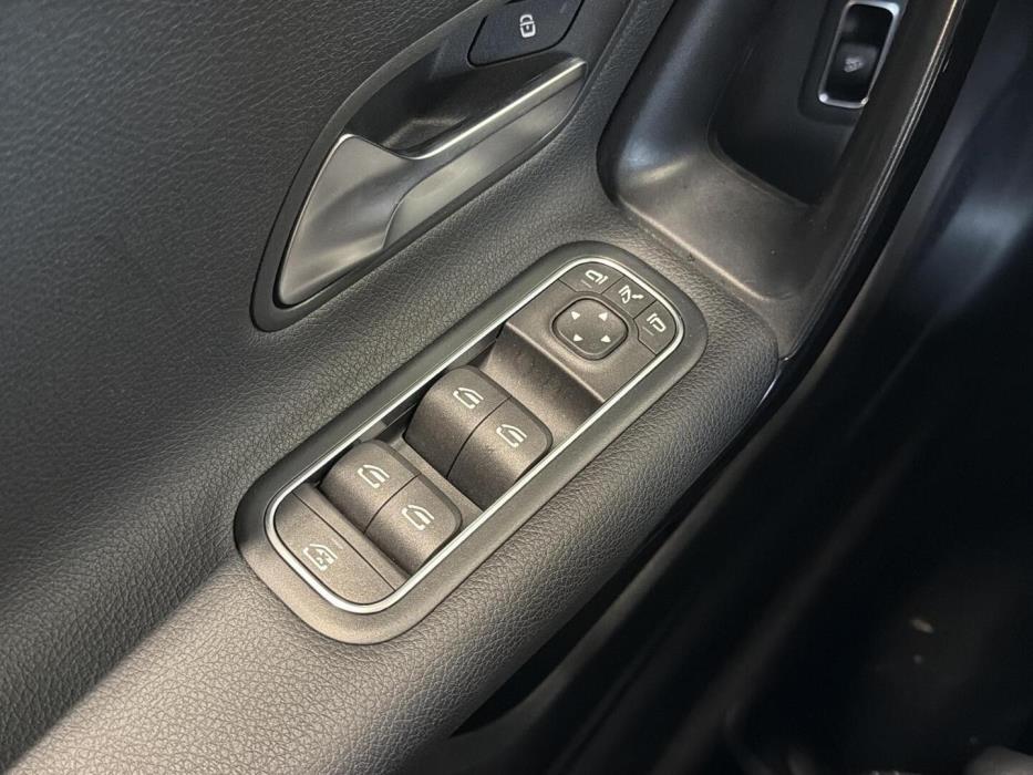 MERCEDES-BENZ A 2020