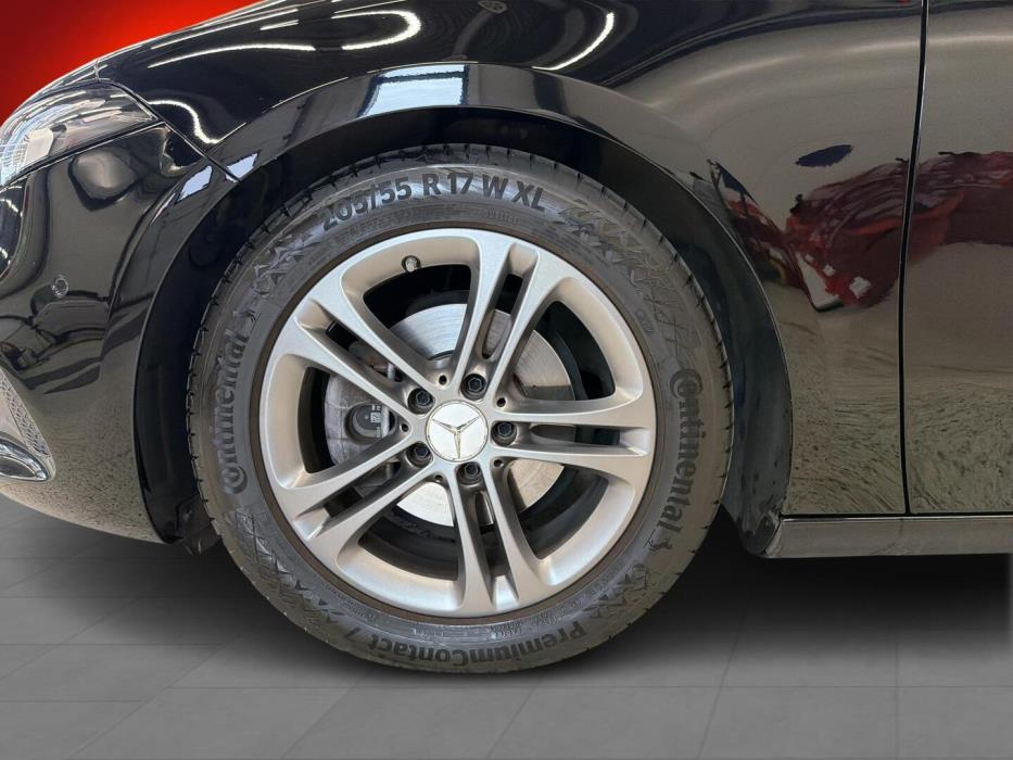 MERCEDES-BENZ A 2020