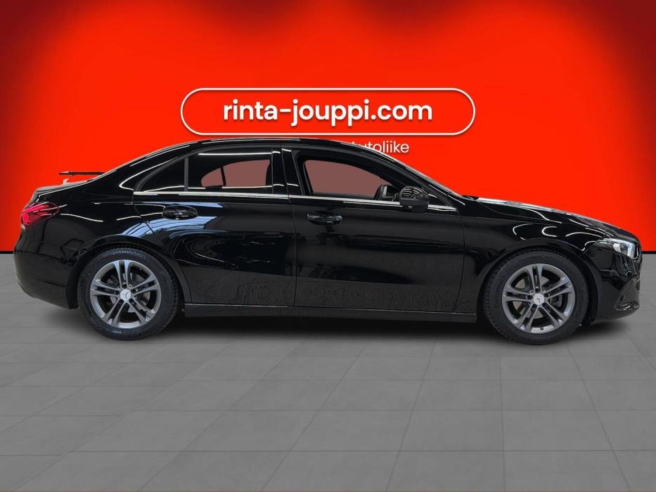 MERCEDES-BENZ A 2020