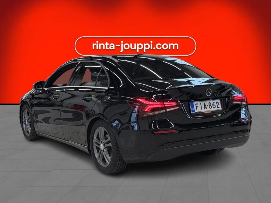 MERCEDES-BENZ A 2020