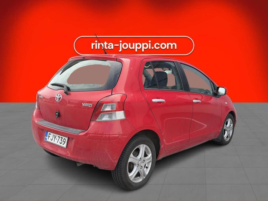 TOYOTA Yaris 2010