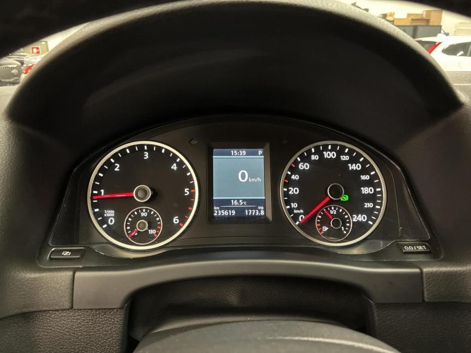 VOLKSWAGEN Tiguan 2011