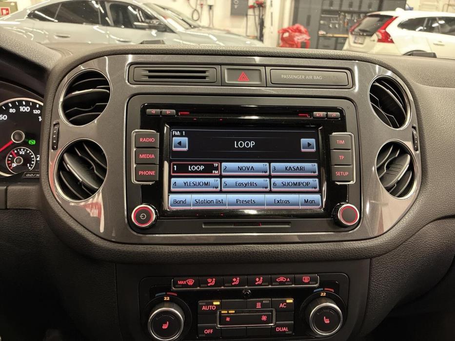 VOLKSWAGEN Tiguan 2011