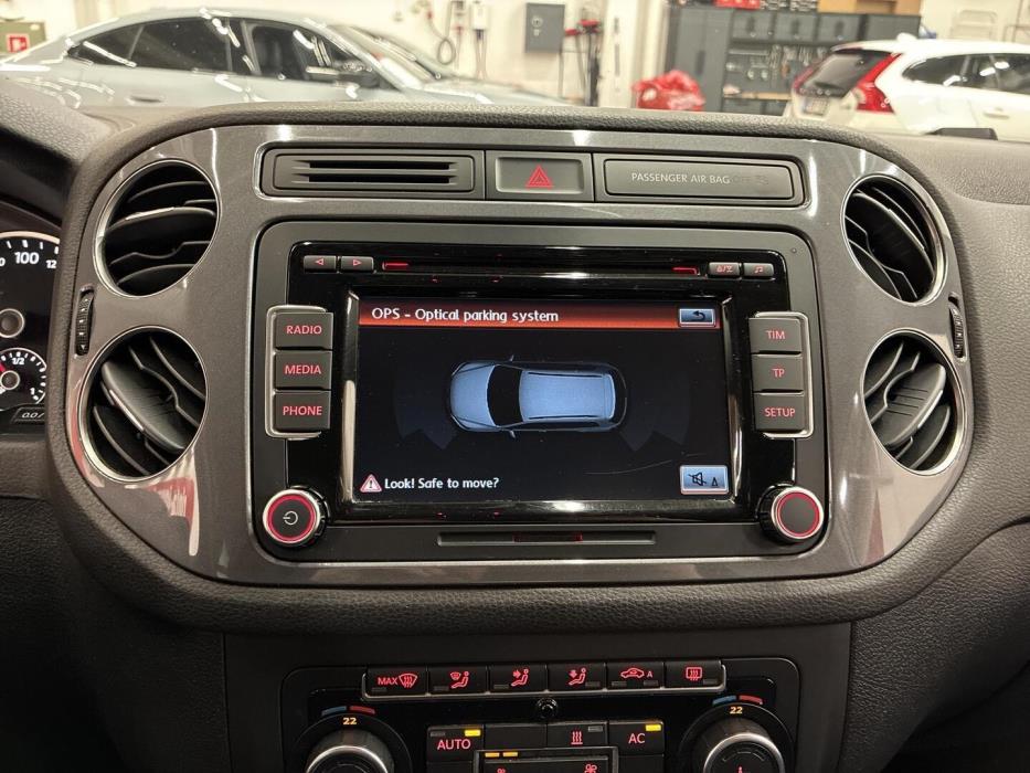 VOLKSWAGEN Tiguan 2011