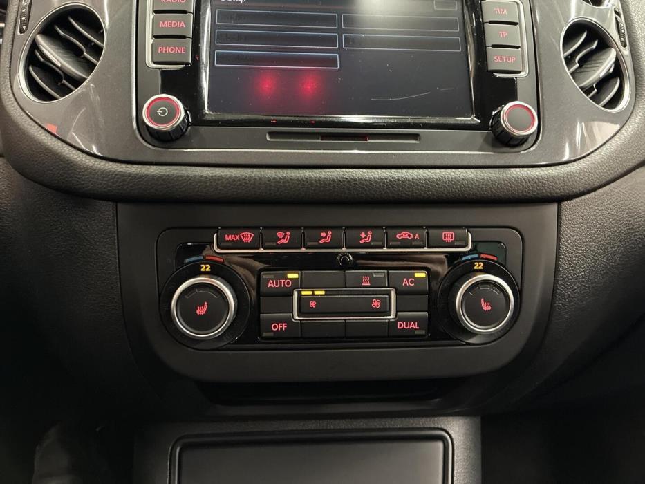 VOLKSWAGEN Tiguan 2011