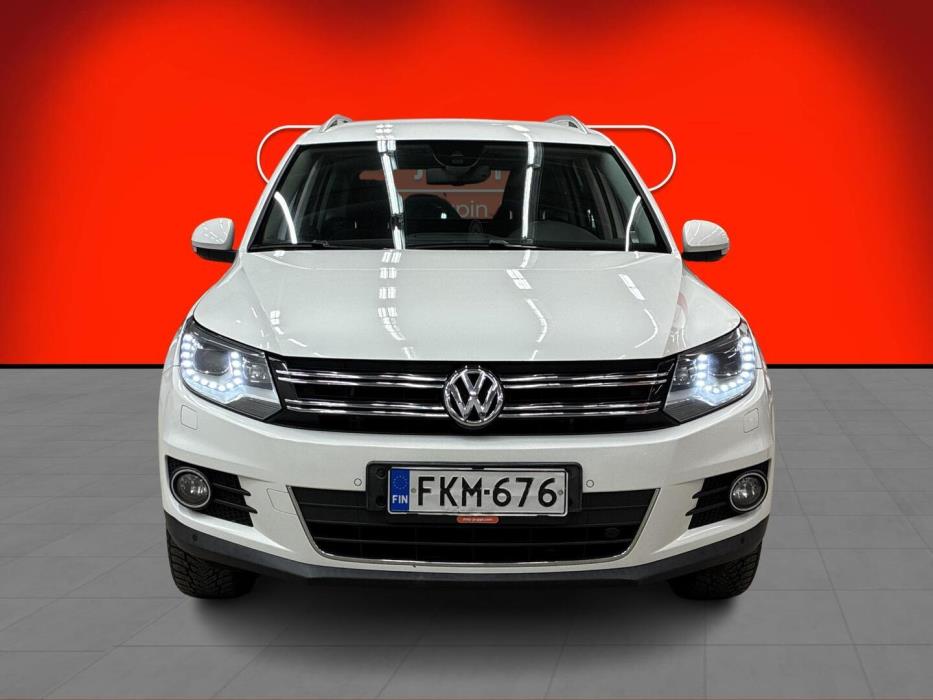VOLKSWAGEN Tiguan 2011