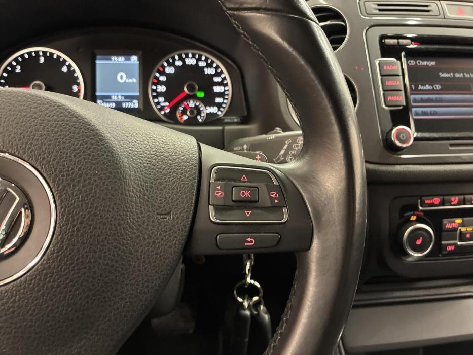VOLKSWAGEN Tiguan 2011