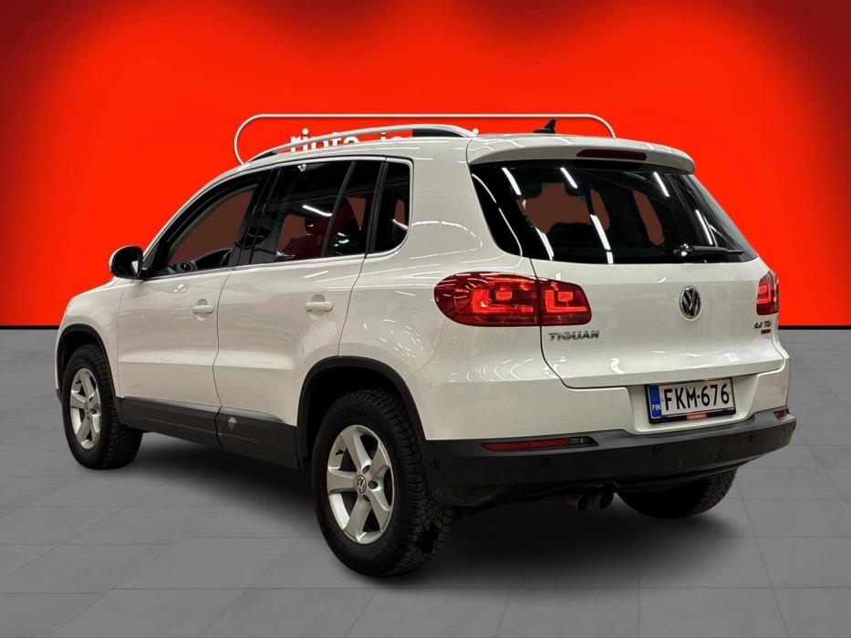 VOLKSWAGEN Tiguan 2011
