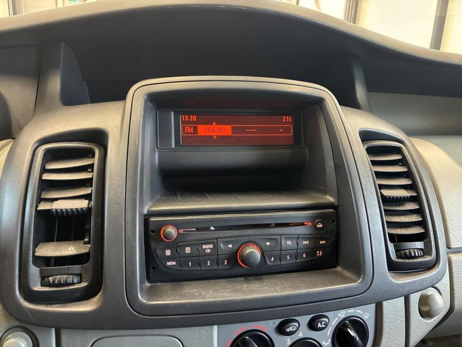 RENAULT Trafic 2013