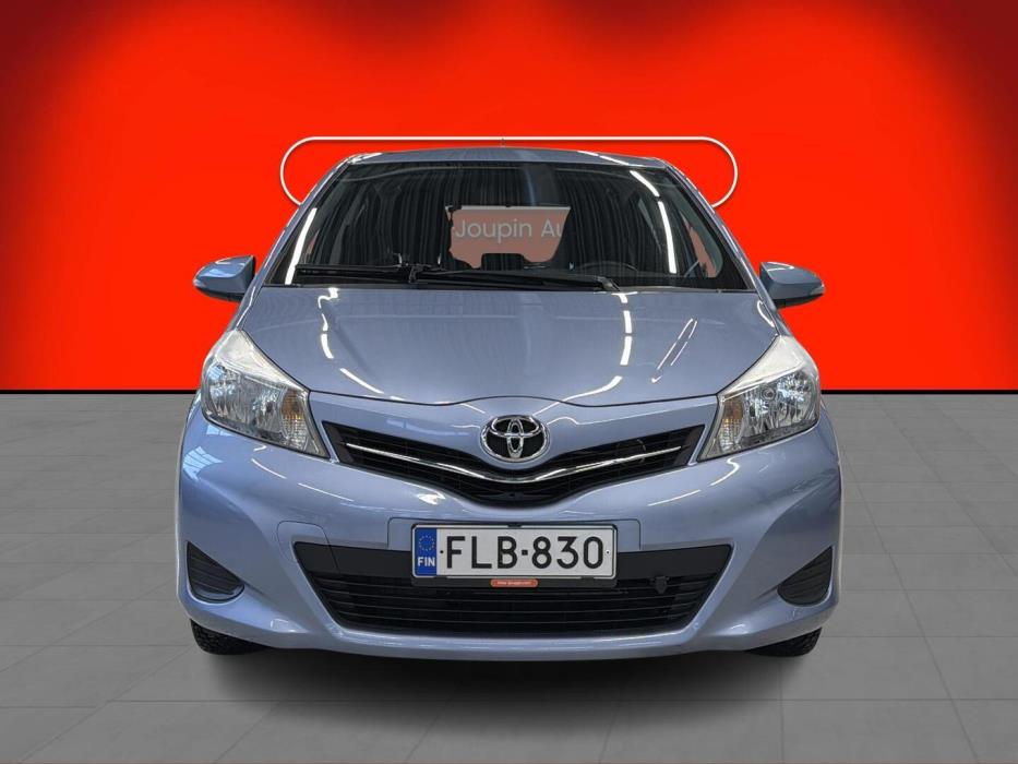 TOYOTA Yaris 2013