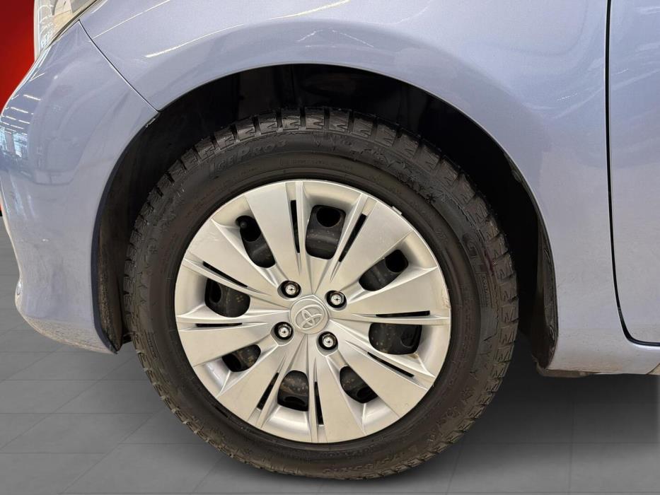 TOYOTA Yaris 2013