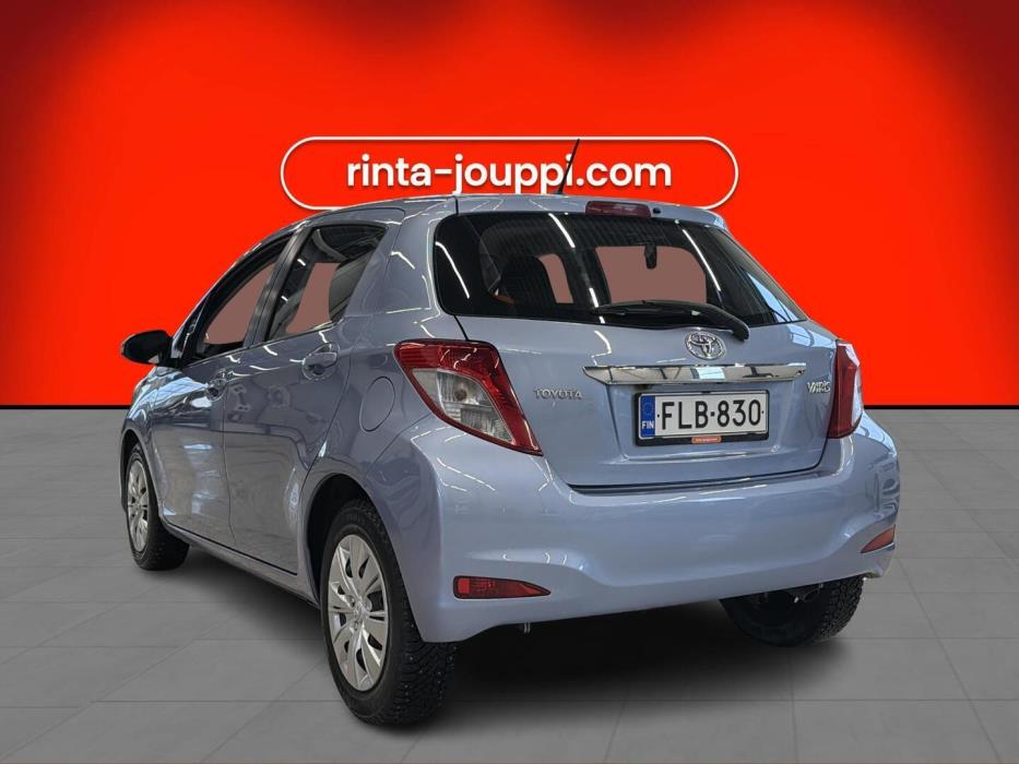 TOYOTA Yaris 2013