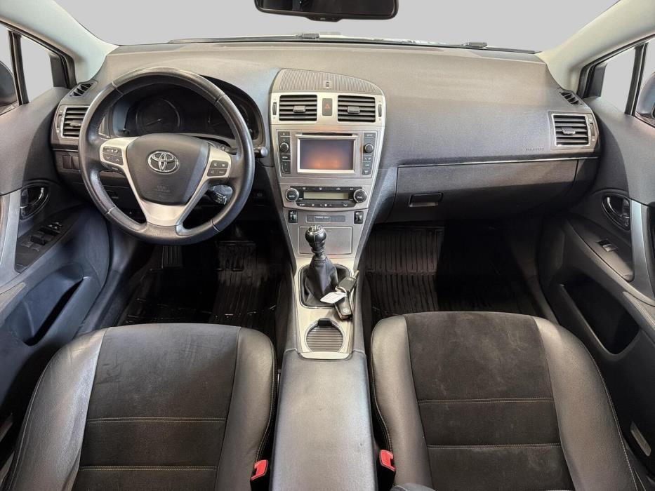 TOYOTA Avensis 2014