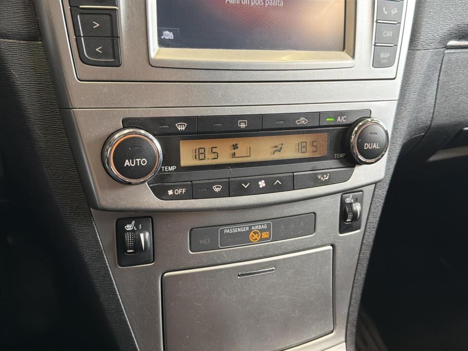 TOYOTA Avensis 2014