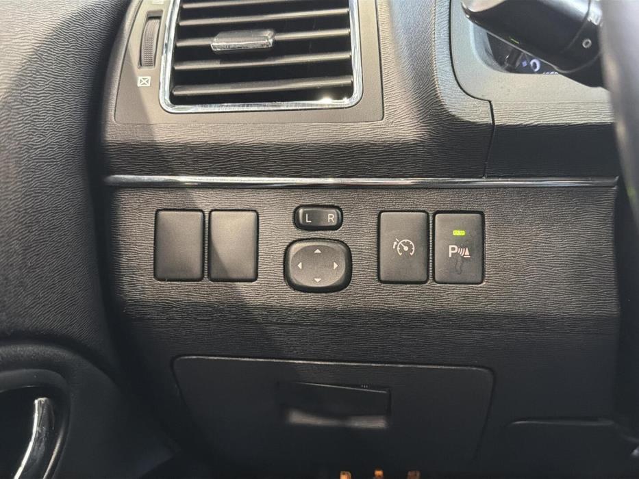 TOYOTA Avensis 2014
