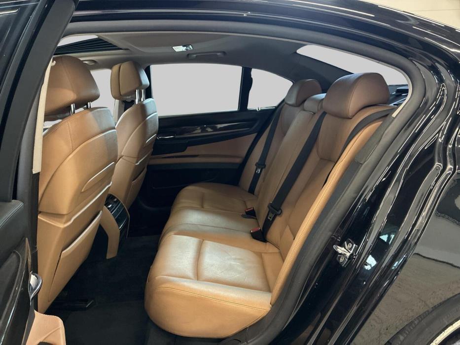 BMW 730 2009