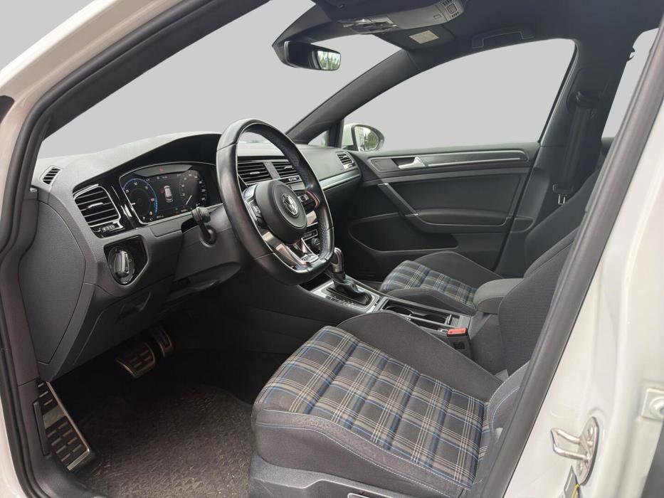 VOLKSWAGEN Golf 2020