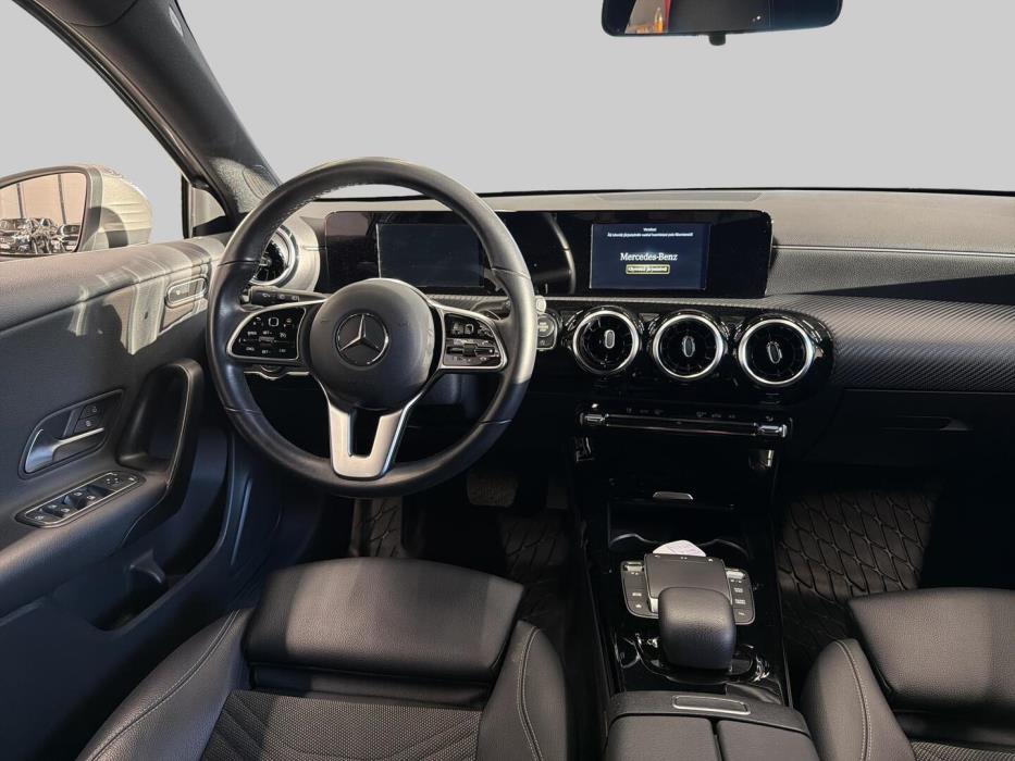MERCEDES-BENZ A 2020