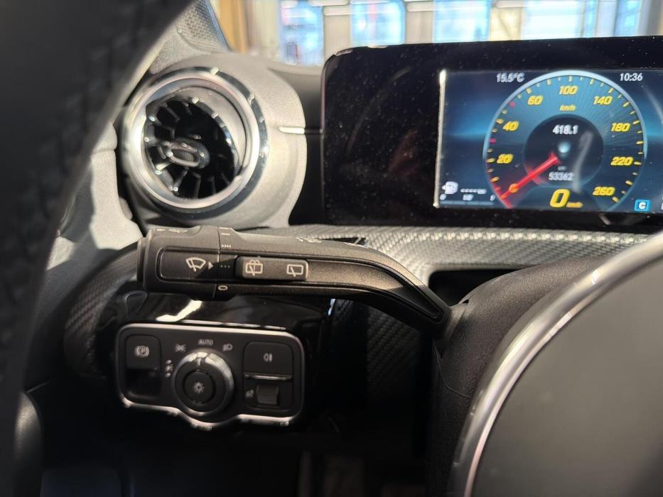 MERCEDES-BENZ A 2020