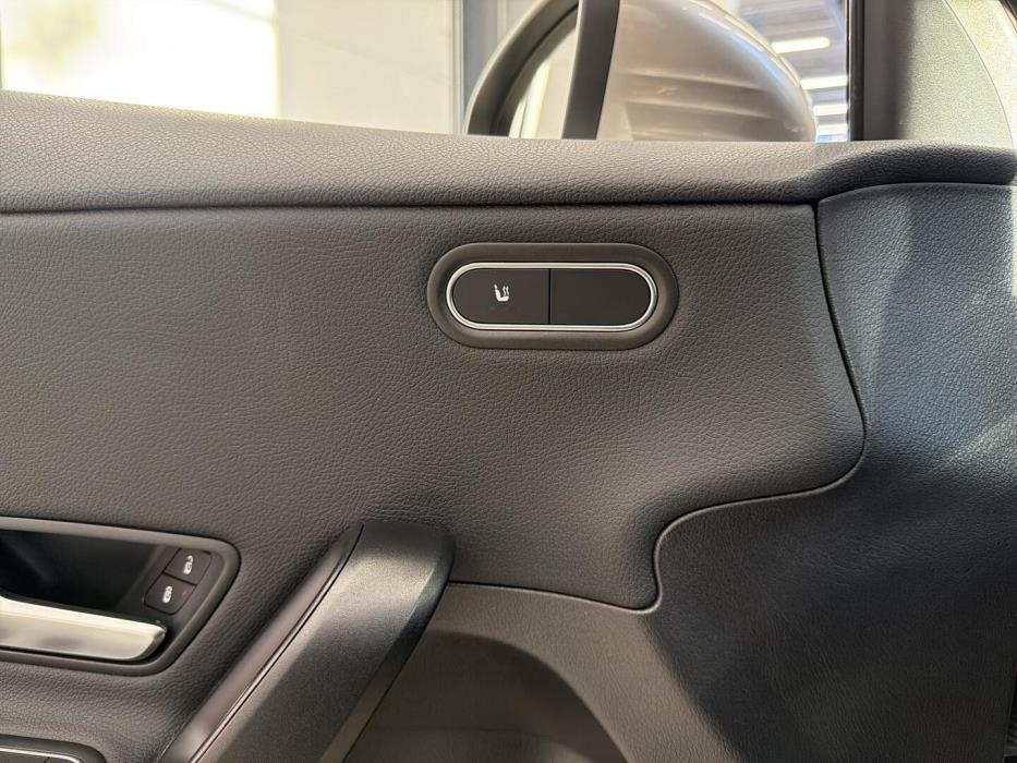 MERCEDES-BENZ A 2020