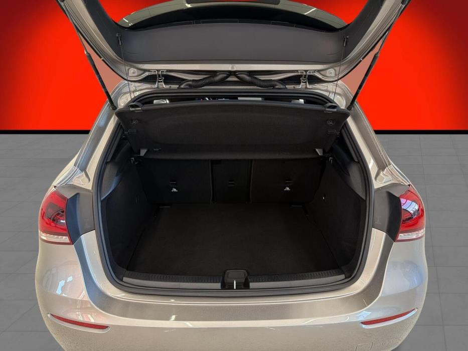 MERCEDES-BENZ A 2020