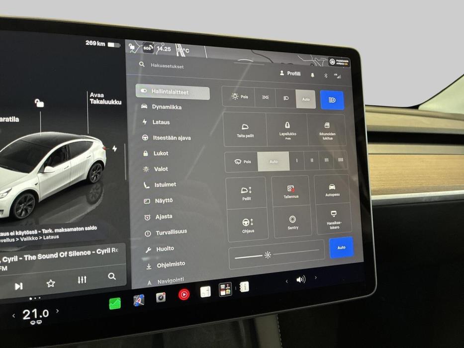 TESLA Model Y 2024