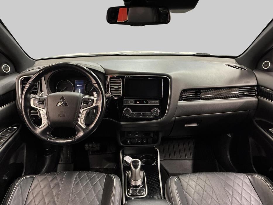 MITSUBISHI Outlander PHEV 2019