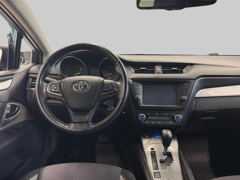 TOYOTA AVENSIS 2017