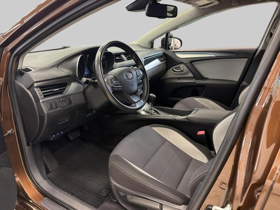 TOYOTA AVENSIS 2017