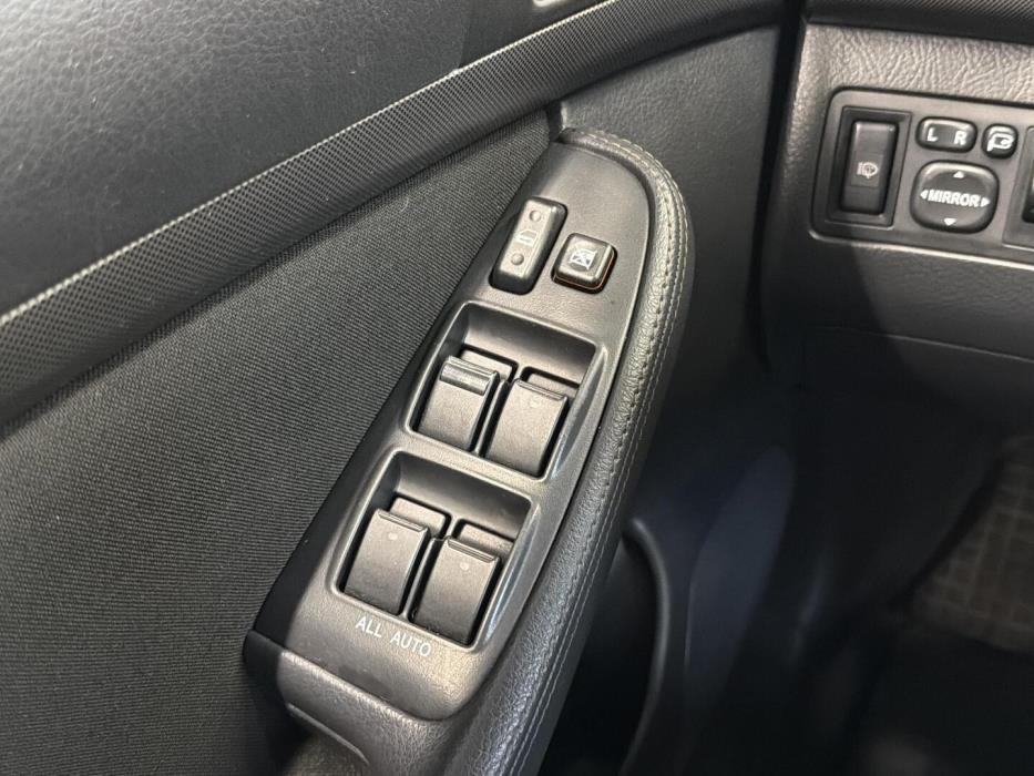 TOYOTA Avensis 2005