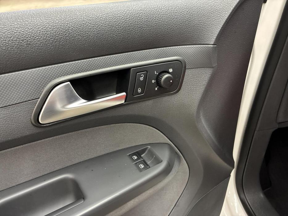 VOLKSWAGEN Caddy Maxi 2011