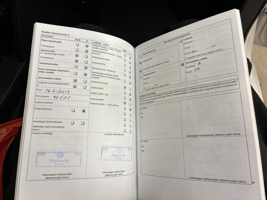 VOLKSWAGEN Caddy Maxi 2011