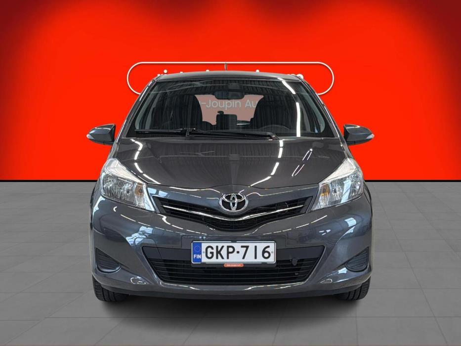 TOYOTA Yaris 2012