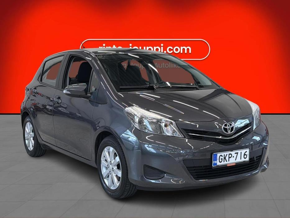 TOYOTA Yaris 2012