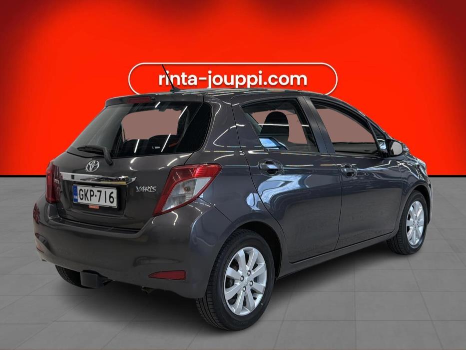 TOYOTA Yaris 2012