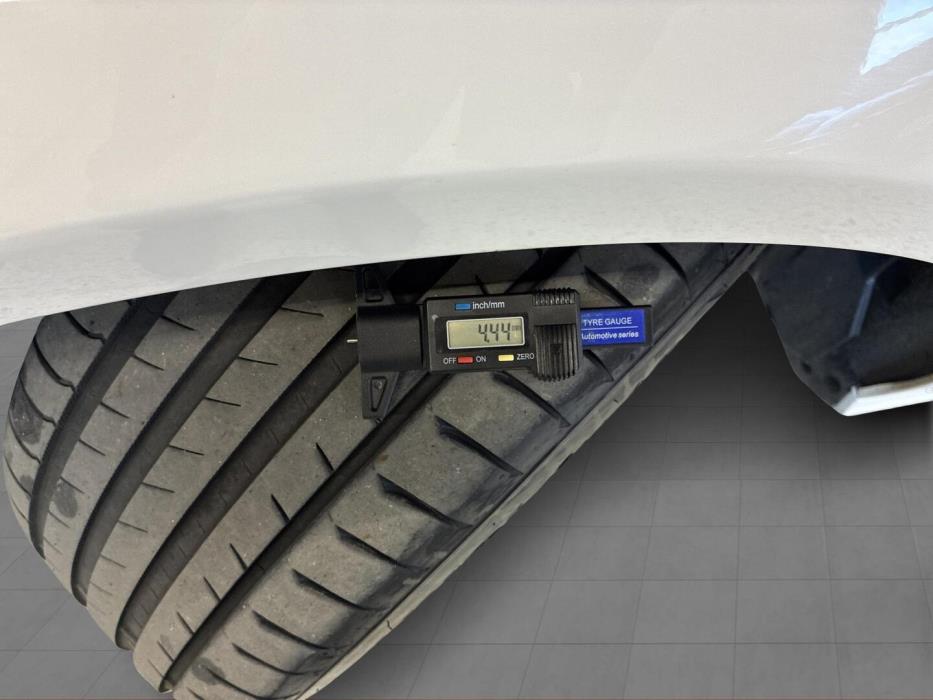 MERCEDES-BENZ E 2016