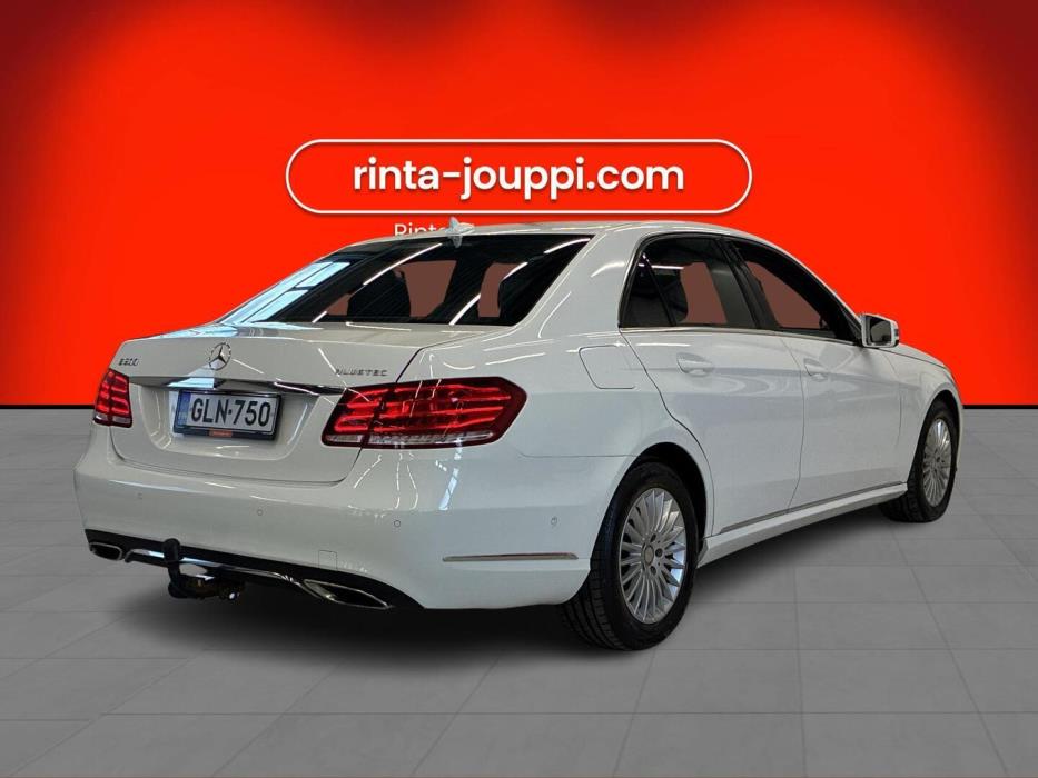 MERCEDES-BENZ E 2016