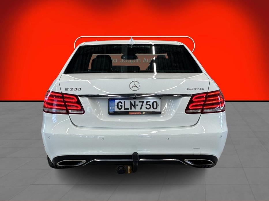 MERCEDES-BENZ E 2016