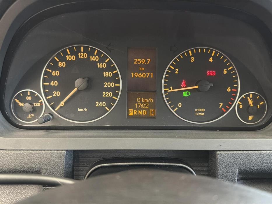 MERCEDES-BENZ A 2010