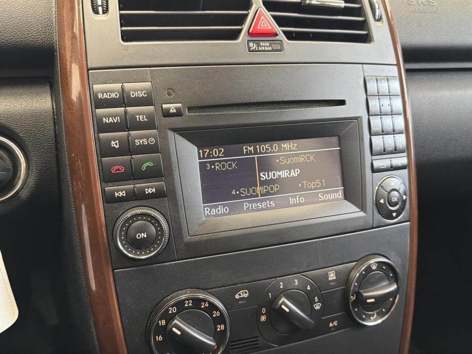MERCEDES-BENZ A 2010