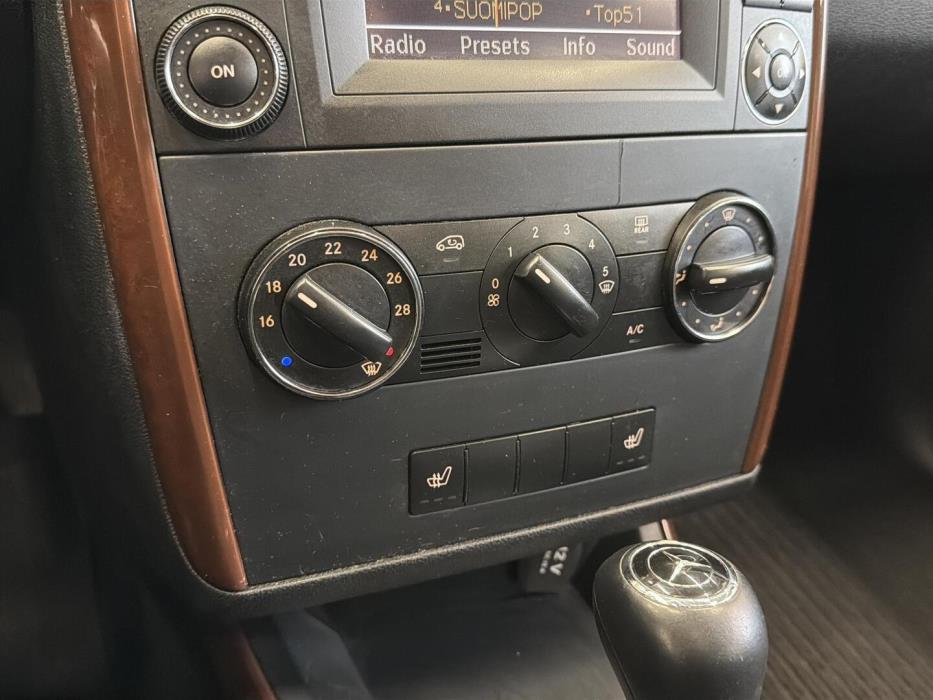 MERCEDES-BENZ A 2010