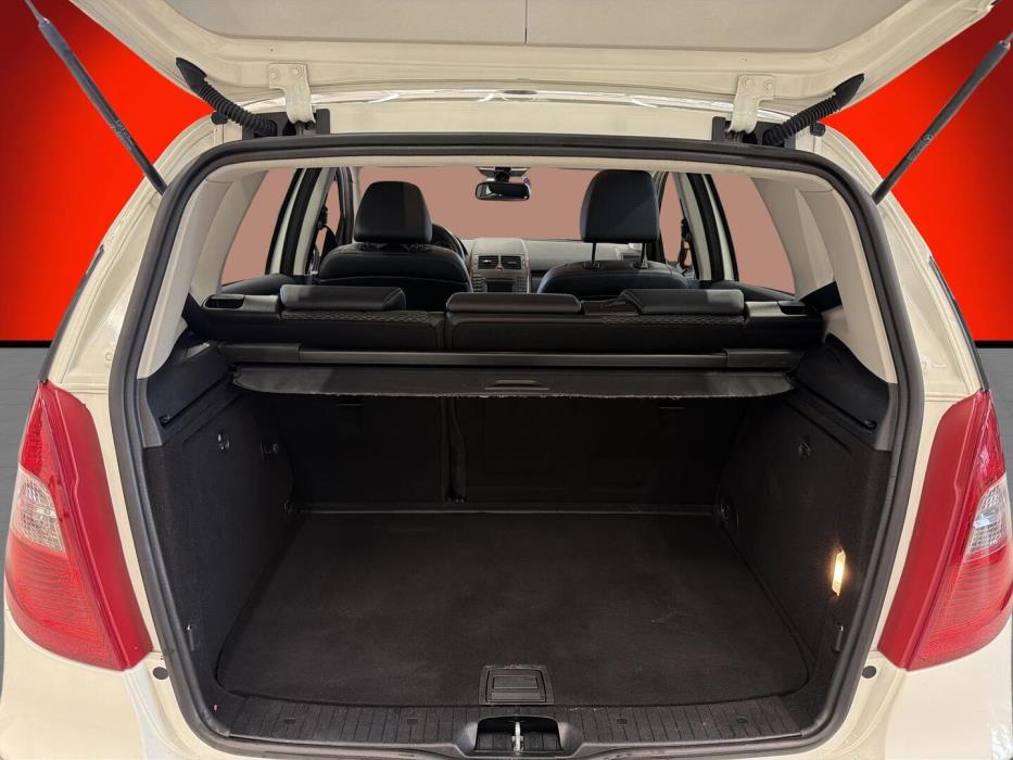 MERCEDES-BENZ A 2010