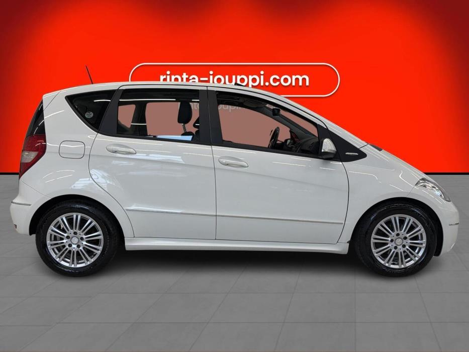 MERCEDES-BENZ A 2010