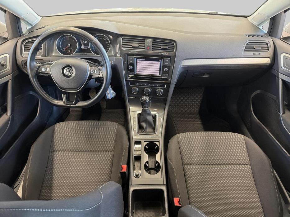 VOLKSWAGEN Golf 2018