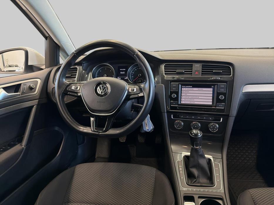 VOLKSWAGEN Golf 2018