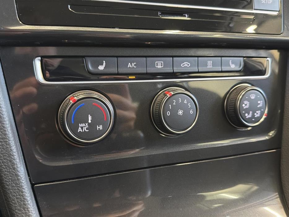 VOLKSWAGEN Golf 2018