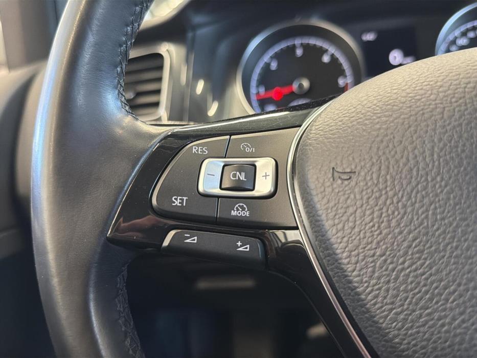 VOLKSWAGEN Golf 2018